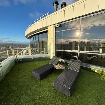 Grand Penthouse And *