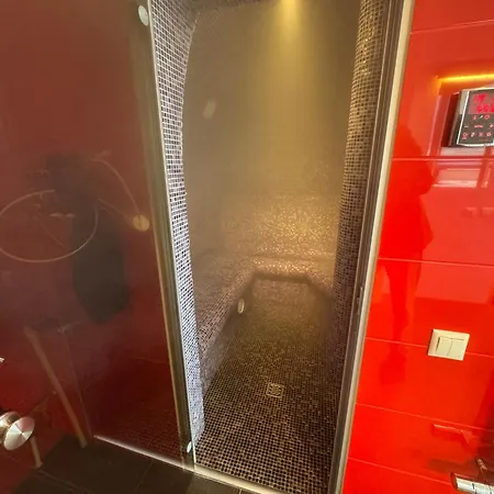 Grand Penthouse And Lägenhet